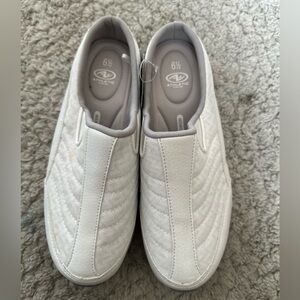 Womens‎ Athletic Works Oppslipon Athletic Shoe Athletic. Size 6.5. NWT